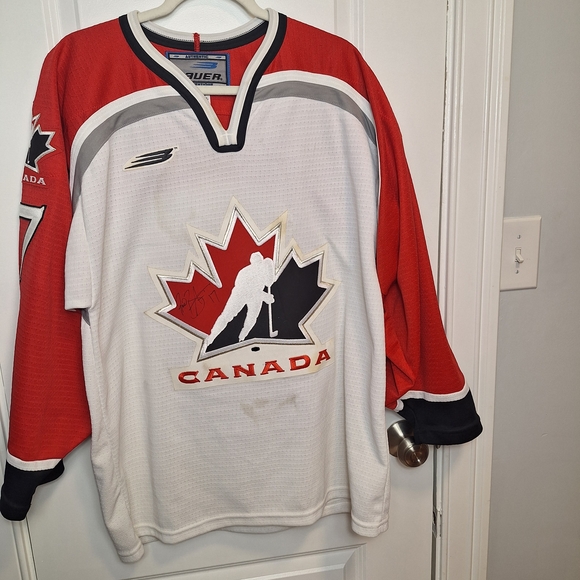 Autographed Vintage Brind'Amour Canadian Hockey Jersey #17 - Picture 2 of 5